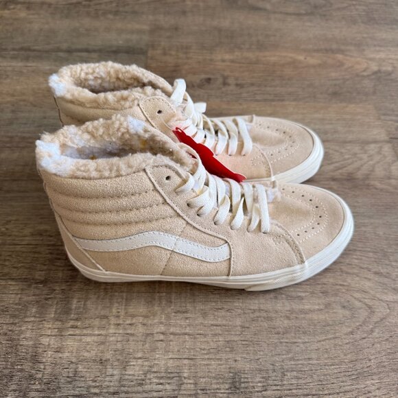 NWT Suede and Fleece Lining Size 6 - Picture 3 of 6